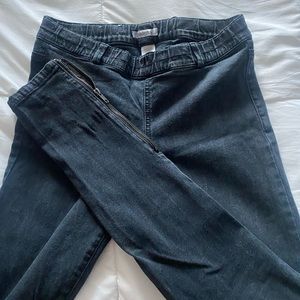 Black jegging skinny jeans